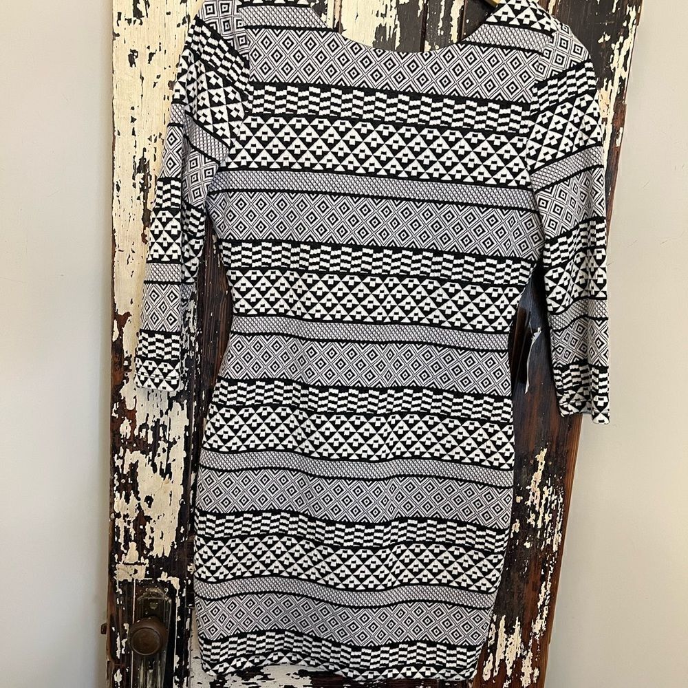 NWT women’s As U Wish Black and White Body Con Dress Size Large.